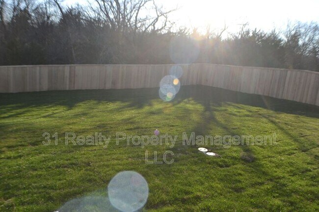 Building Photo - 1101 Southridge Ln