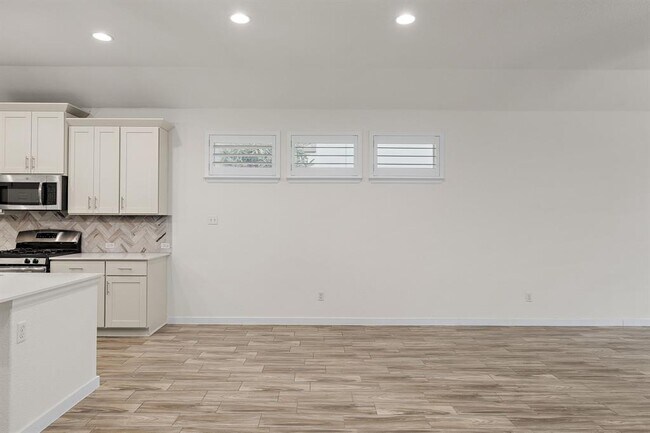 Building Photo - 121 San Domenico Cv