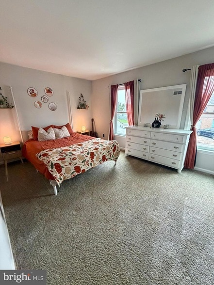 Building Photo - 415 Strathaven Ct