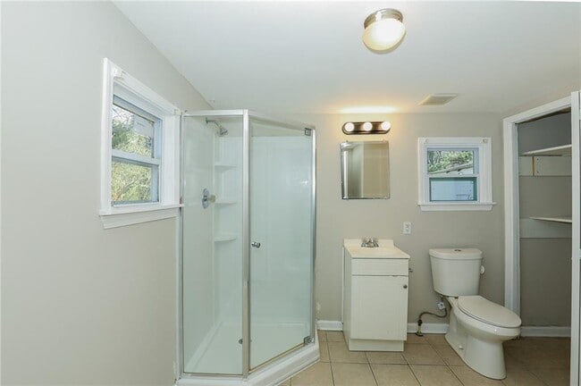 Building Photo - 2878 Humphries Dr SE