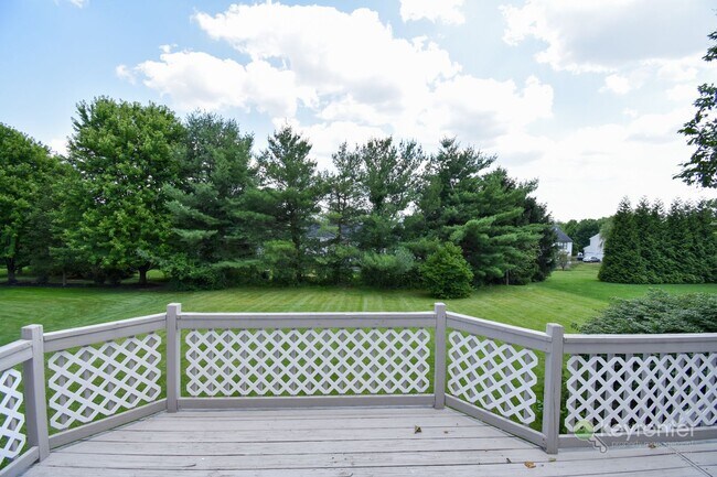 Building Photo - 5474 Grandview Ln