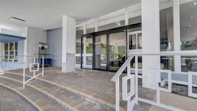 Building Photo - 7441 Wayne Ave