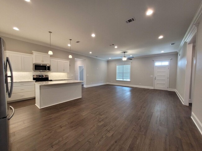 Building Photo - 30 Remington Ln
