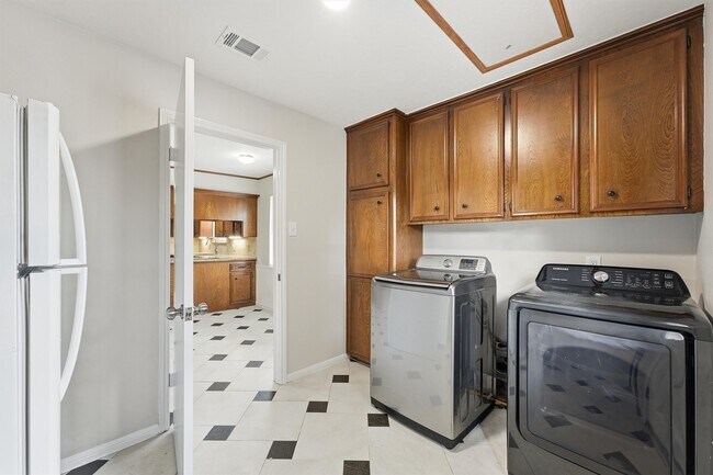 Building Photo - 18806 Candleview Dr