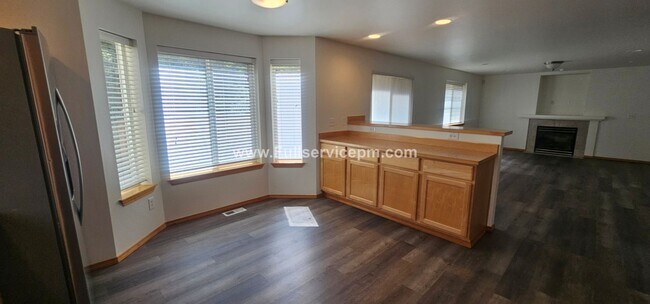 Building Photo - Stylish, modern, 2-story home loaded with amenities
