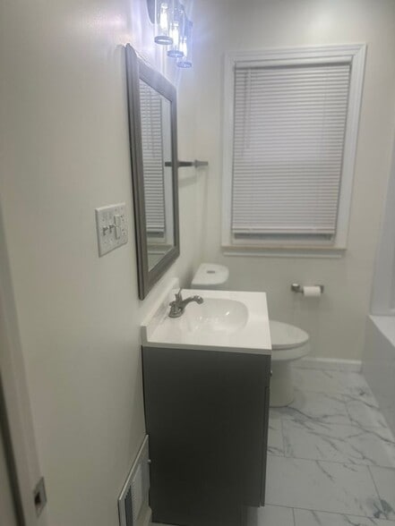 Building Photo - 27184 Lucerne Dr