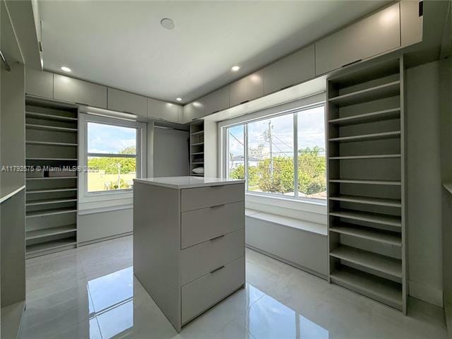 Building Photo - 927 SW 18th Ave