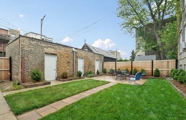 Building Photo - 1314 W Argyle St