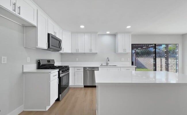 Building Photo - 25443 Vía Labrada