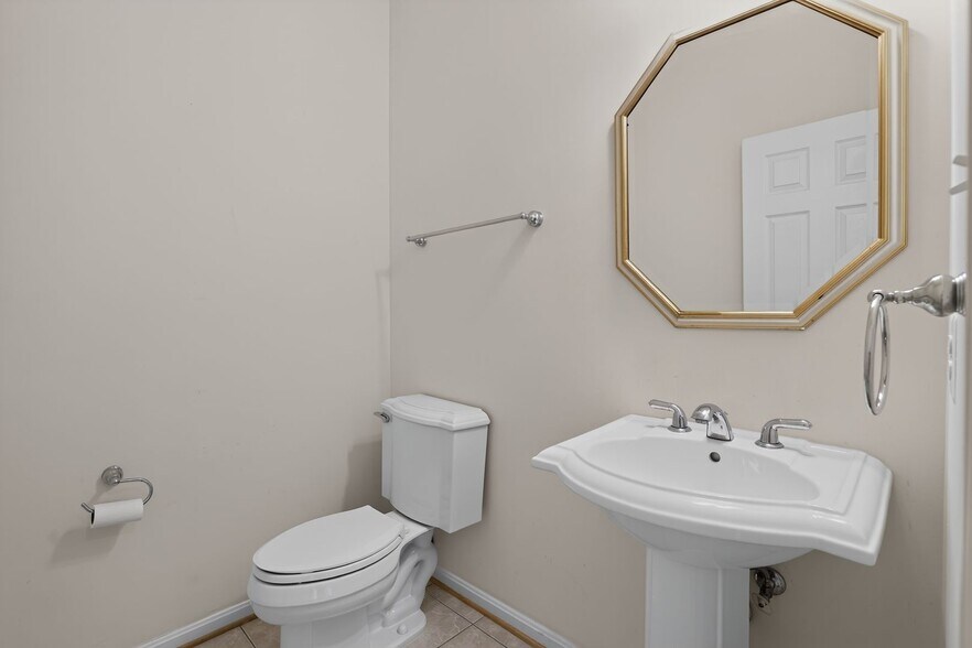 Building Photo - 44331 Apache Cir