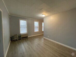 Building Photo - Third floor, 2 bedroom, 1 Bath in Manchest...