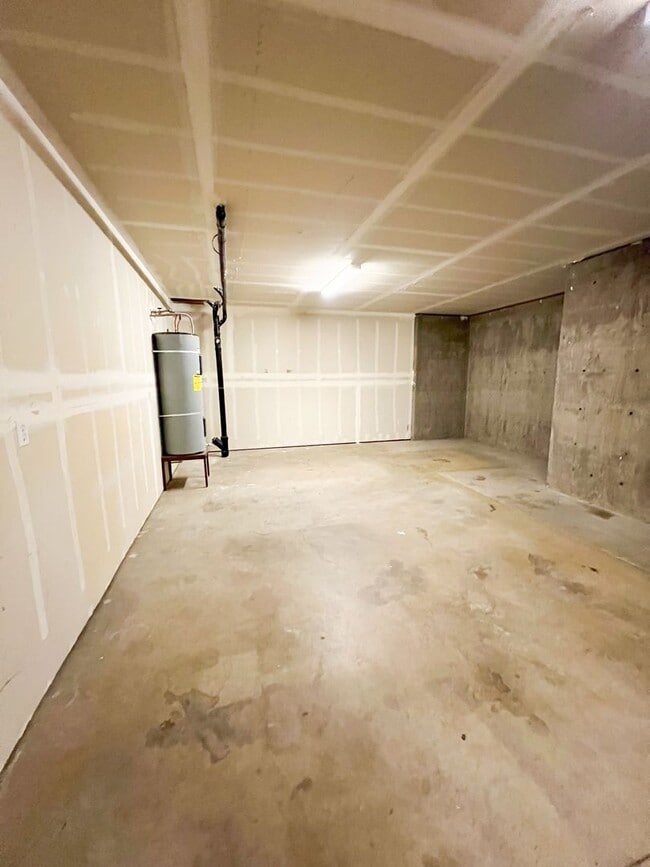 Building Photo - Triplex 5417 - 5421 North Hills Drive