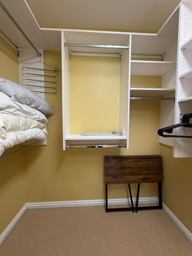 Building Photo - Townhouse within Walking Distance of Downtown Sugarhouse