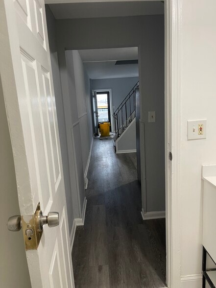 Building Photo - 517 Rev S Howard Woodson Jr Way