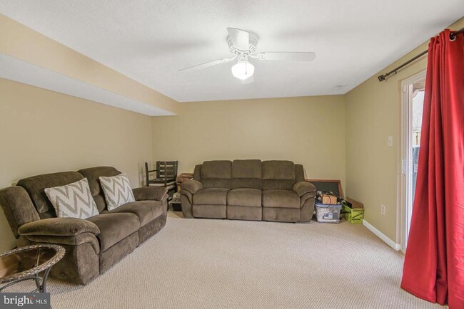 Building Photo - 6121 Cedar Wood Dr
