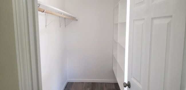 Building Photo - 3067 E Claire Dr