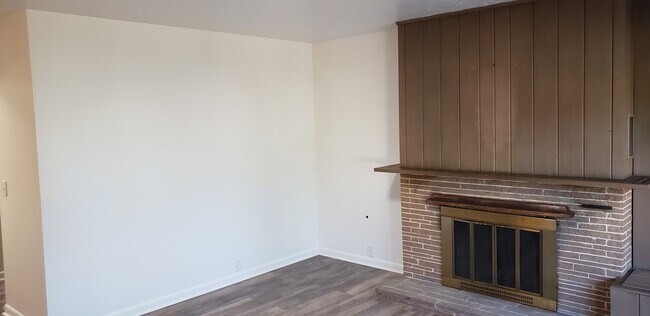 Building Photo - Excellent, Well Preserved and Restored 3 Bedroom Home - Available Soon!