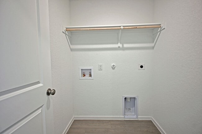 Building Photo - 3813 Low Tide