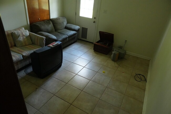 Building Photo - 8445 Jefferson Hwy