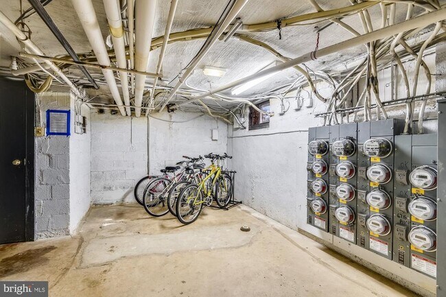 Building Photo - 6507 10th St