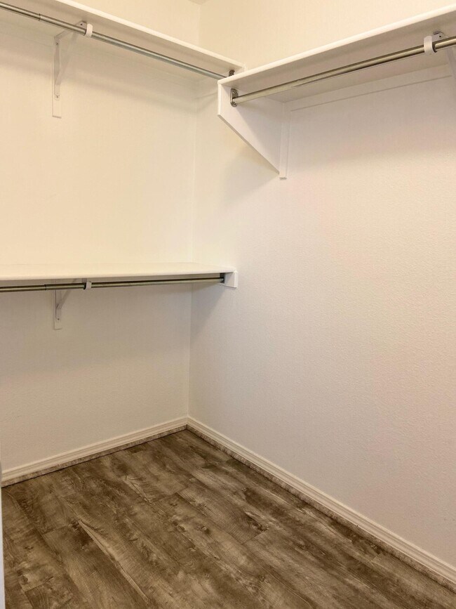 Building Photo - 1470 Senda Del Sol Ln