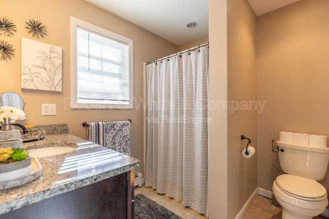 Building Photo - 3 Granbrook Park Rd