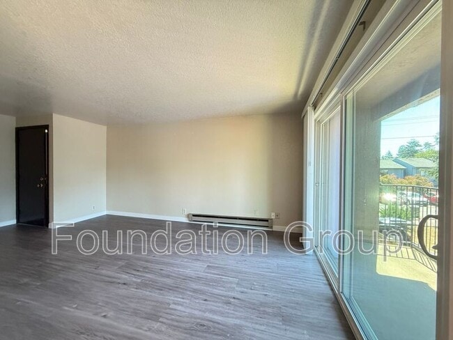 Building Photo - 938 N 100th St