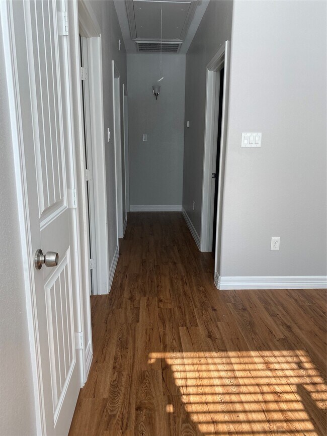 Building Photo - 8246 Lanham Ln