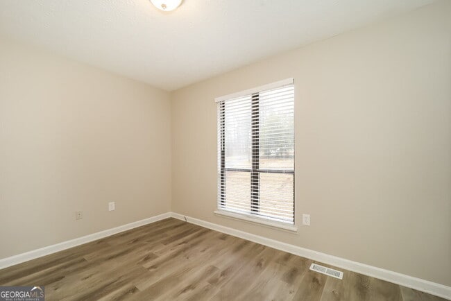 Building Photo - 1640 Clearstone Dr