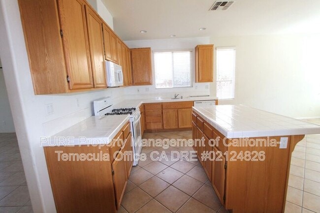 Building Photo - 40269 Miklich Dr