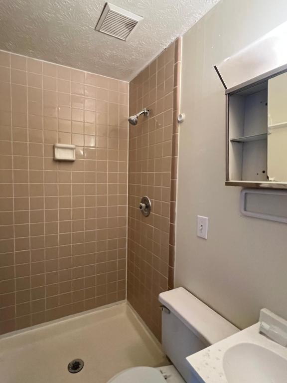 Building Photo - 89 W 9th Ave