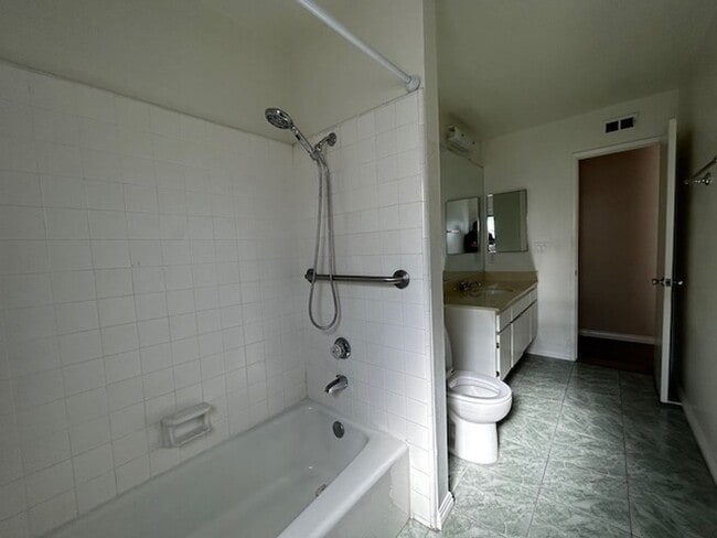 Building Photo - DON'T MISS OUT! HOME AVAILABLE BEGINNING OF MAY