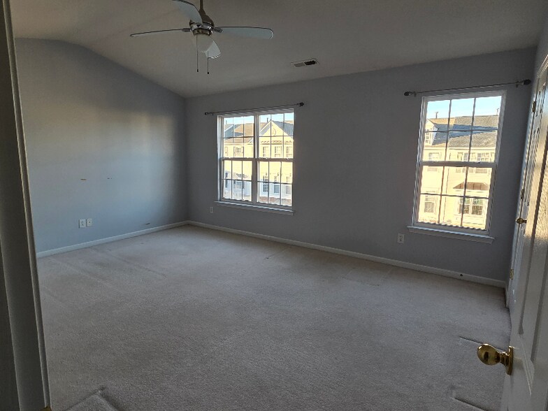 Building Photo - 503 Sutter Gate Ln