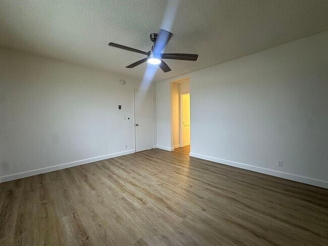 Building Photo - 1432 N Fairfax Ave