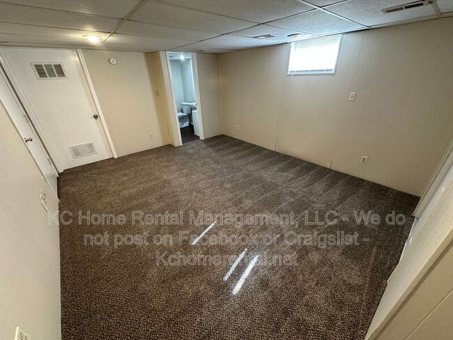 Building Photo - 3910 SW 8th Ter