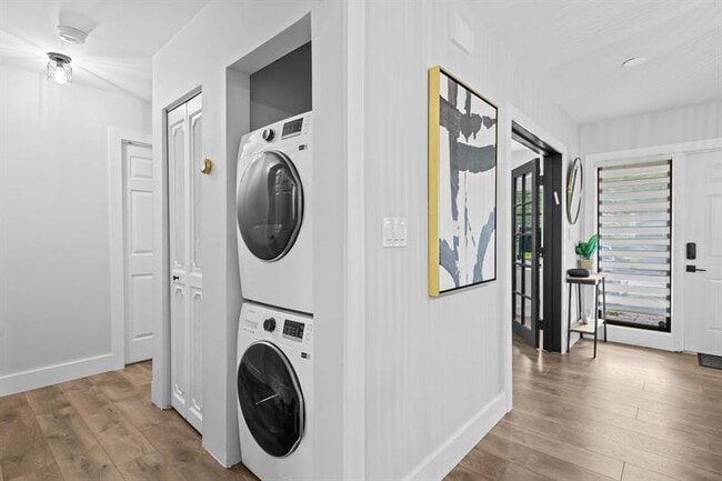 Building Photo - 3701 Arelia Dr