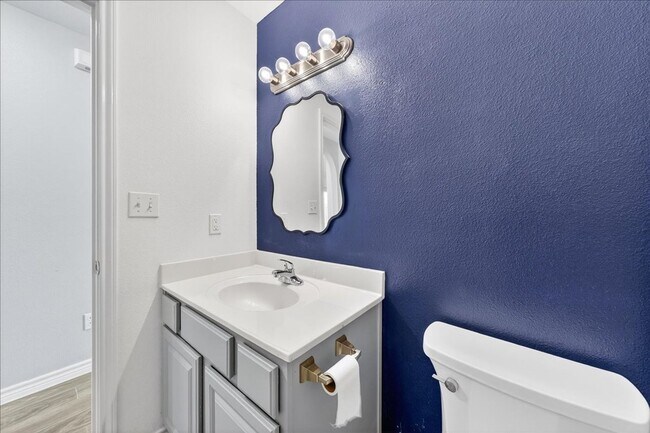 Building Photo - 2314 Blue Star Dr