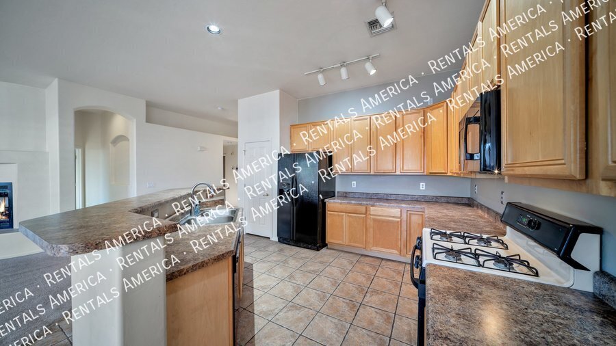 Building Photo - 76 N Desert Stream Dr