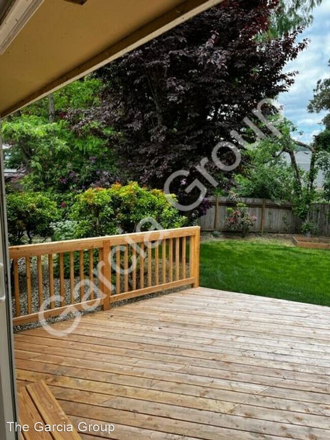 Building Photo - 3 br, 1.5 bath House - 18500 SE Addie St