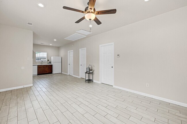 Building Photo - 20603 Marilyn Ln