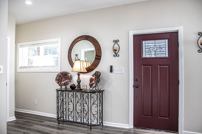 Building Photo - 2813 Mead Rd