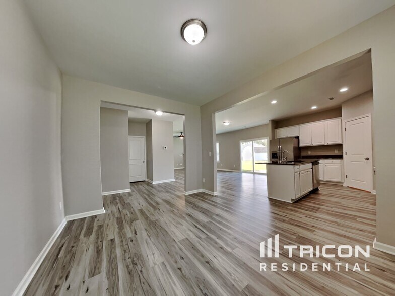 Building Photo - 95 Westbrook Ln