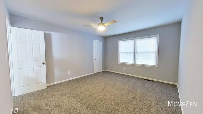 Building Photo - 1422 Delane Ave