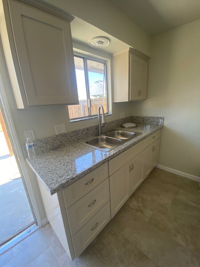 Building Photo - 450 S.19th Avenue