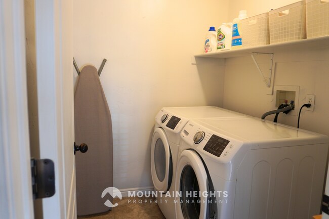 Building Photo - 10983 Sunup Way