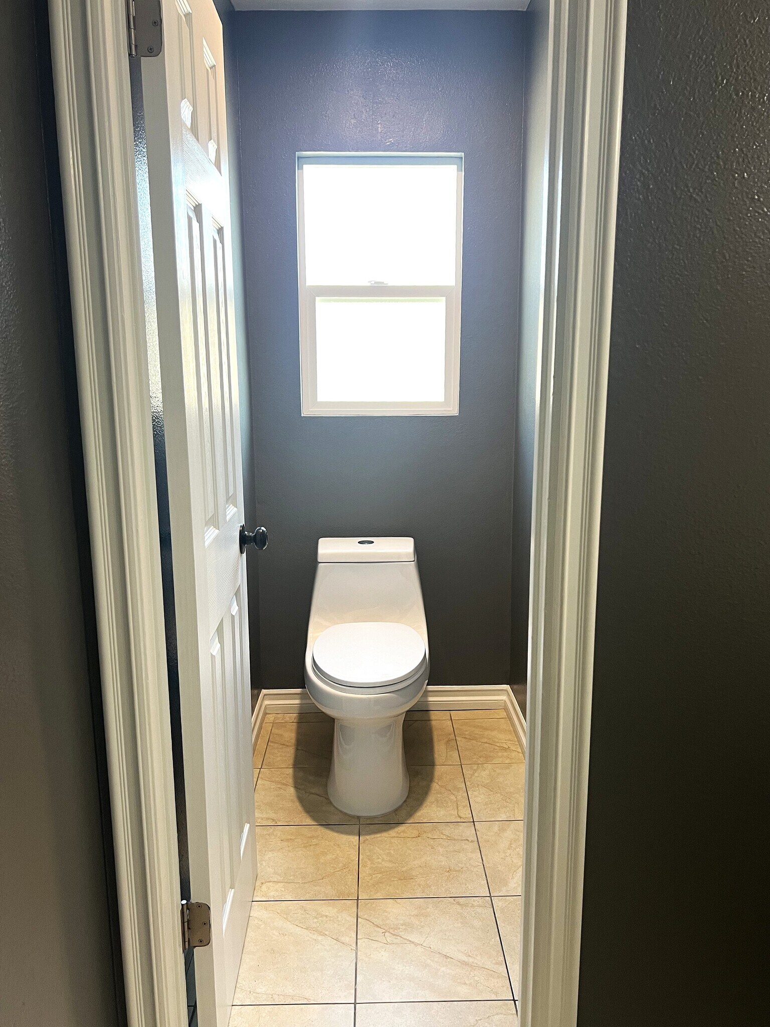 Toilet closet - 338 W Plymouth St