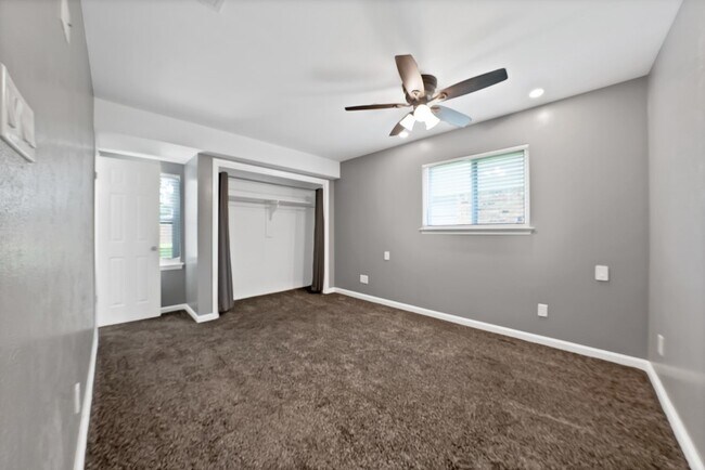 Building Photo - 1103 Wildwood Dr