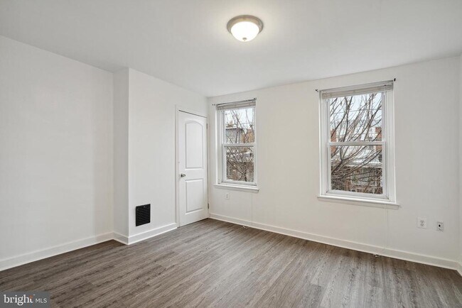 Building Photo - 3079 Tulip St