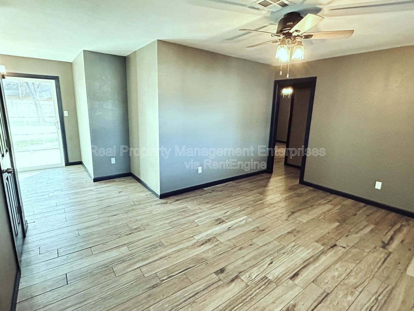 Building Photo - 2114 Allenhurst St