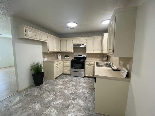 Building Photo - 401 Kline Ave